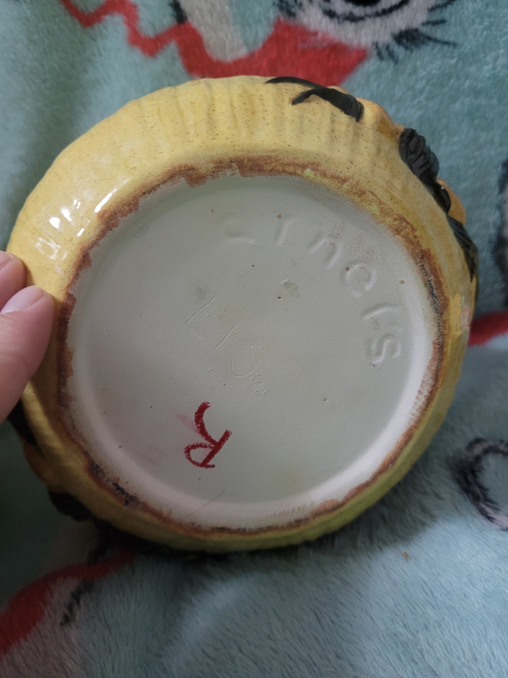 Hand-Painted Mushroom Ceramic Canister Set – Yellow and Brown - Picture 9 of 10